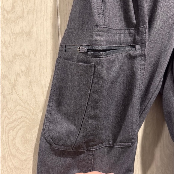 Figs Straight Leg Scrub Pants - Picture 4 of 9